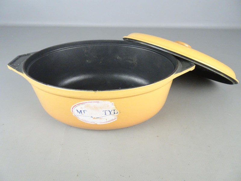 Gietijzeren kom, braadpan met deksel (cocotte 28) 4,6 kg