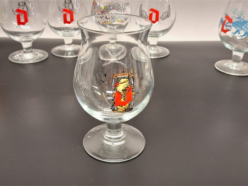 Lot van 13 Duvel art glazen