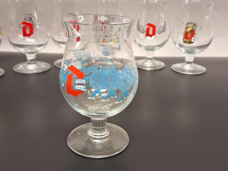 Lot van 13 Duvel art glazen