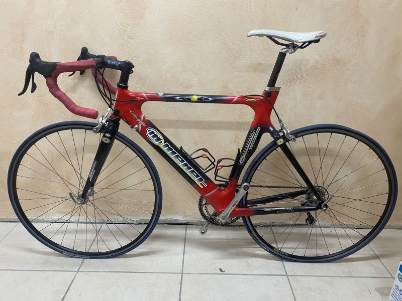 Carbon Koersfiets Rood: Menet