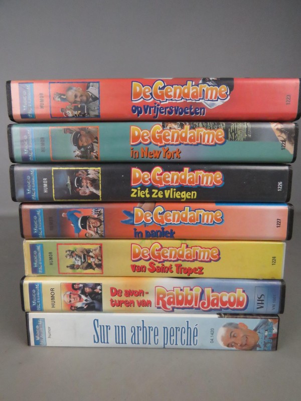 7 VHS tapes van Louis de Funes