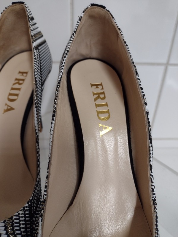 Frida Pumps