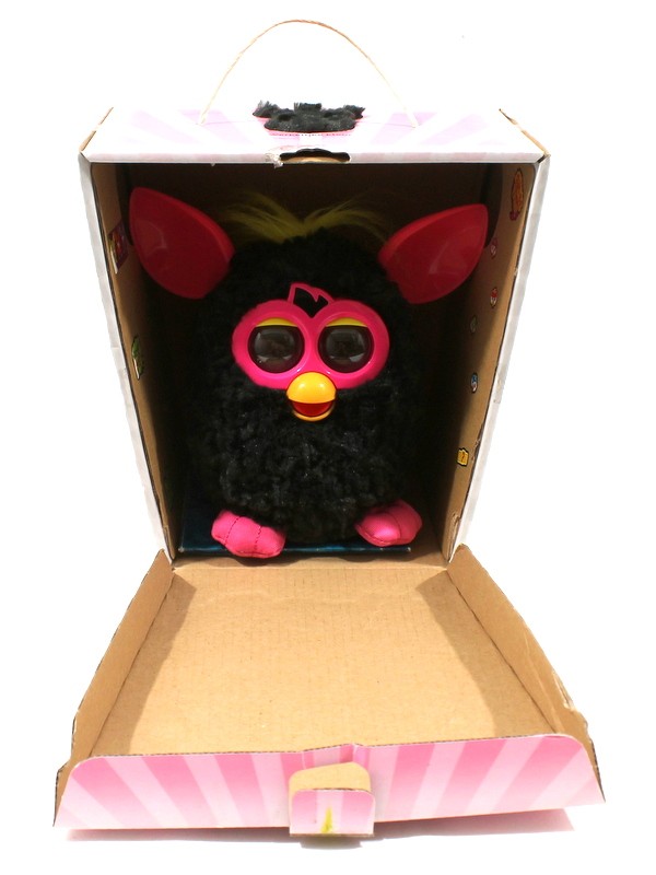 Zwartroze Furby