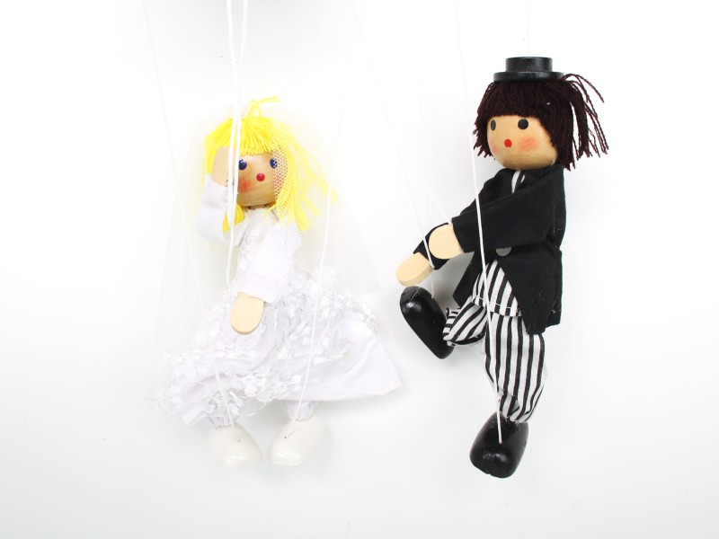 Swingend koppeltje - marionetpopjes