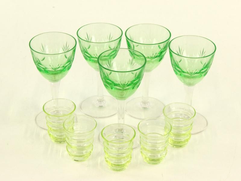 10 glaasjes in uraniumglas