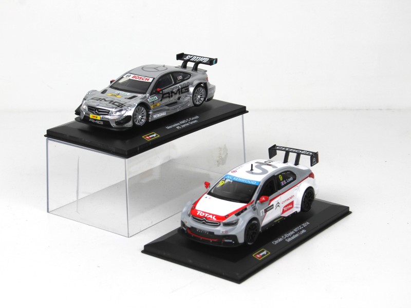 Set van 2 Bburago modelrace-auto's