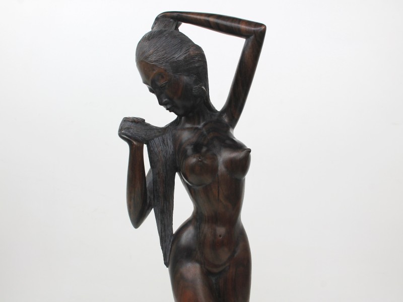 Houten sculptuur - Balinese vrouw