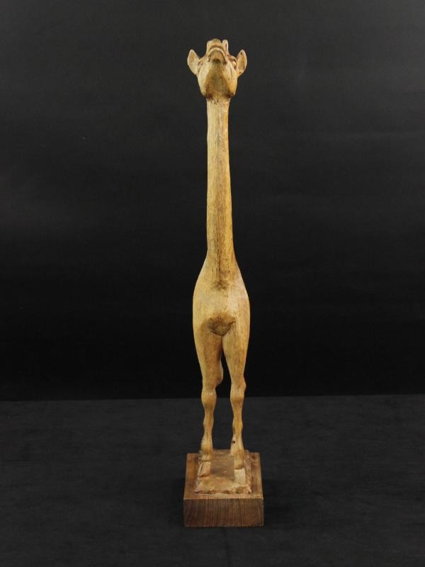 Houten sculptuur giraf