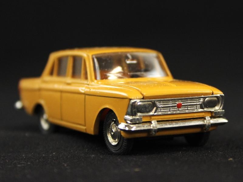 2 vintage Moskvitch 412 (A2) modelwagens in ovp