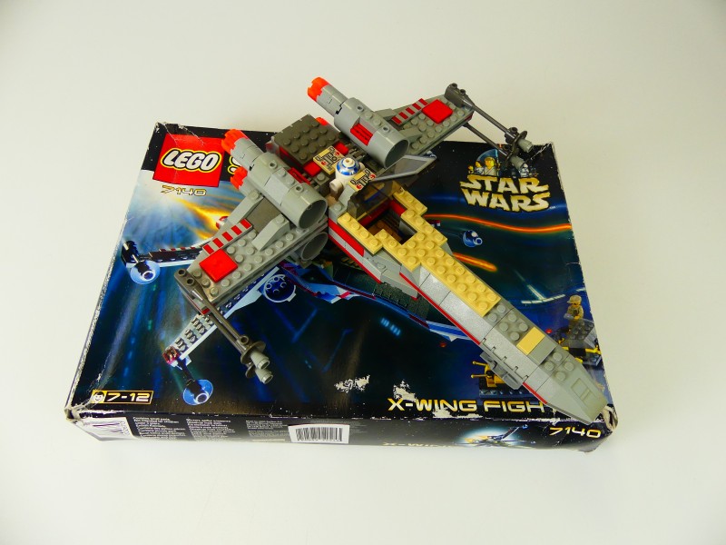 Star Wars 7140  X-wing fighter - LEGO