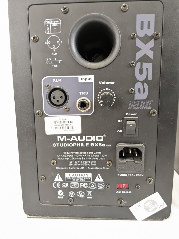 M-Audio BX5a Deluxe [UPDATE: 2 ingedeukte tweeters]