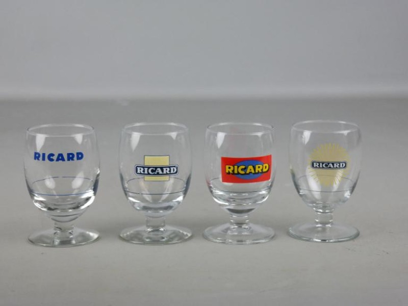 4 Ricard glazen