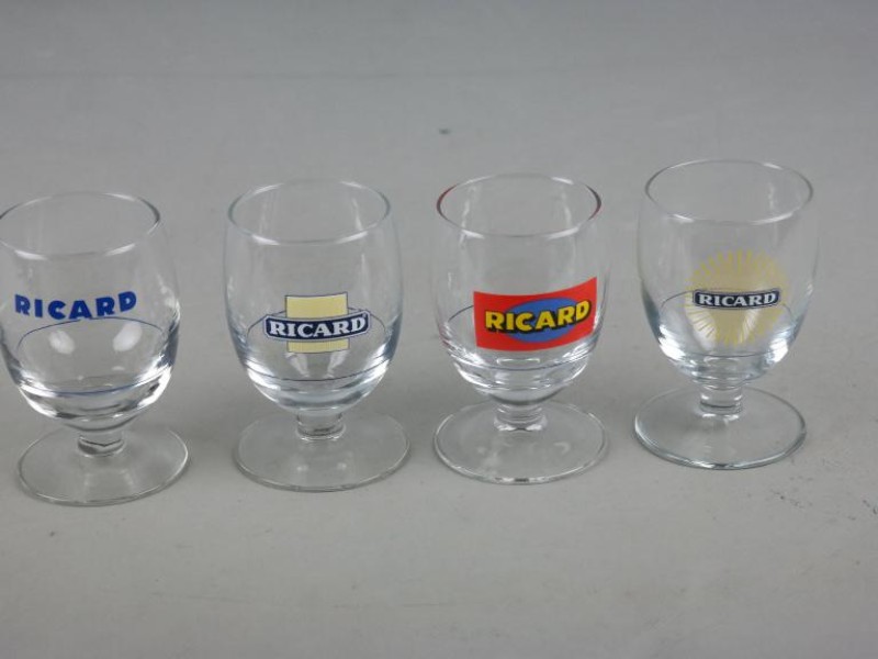 4 Ricard glazen