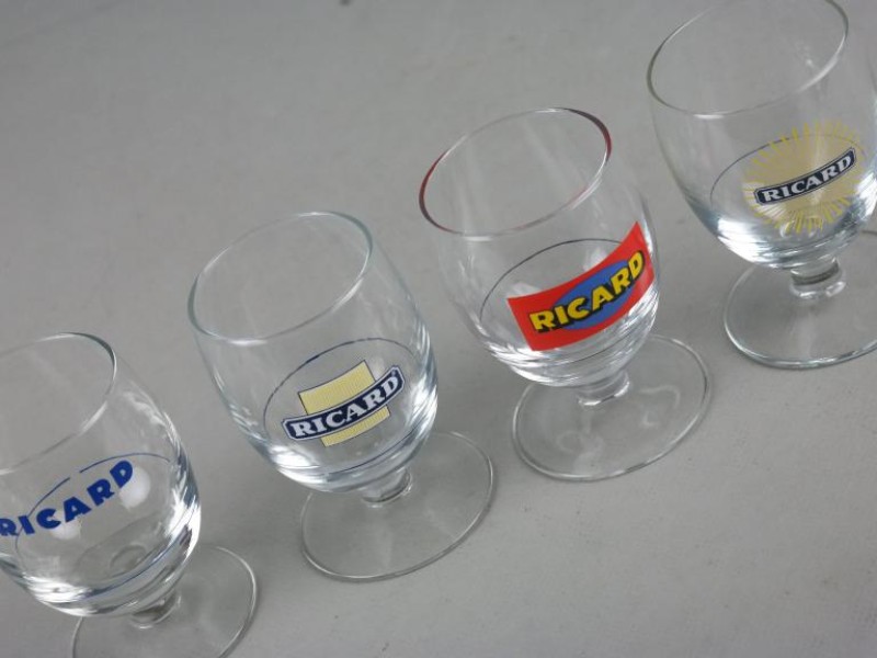 4 Ricard glazen