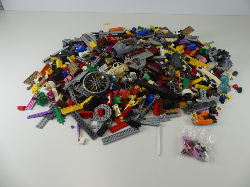 Diverse Lego steentjes en onderdelen