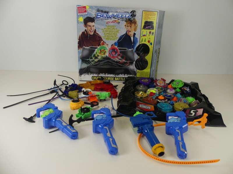 1 lot beyblades (3)