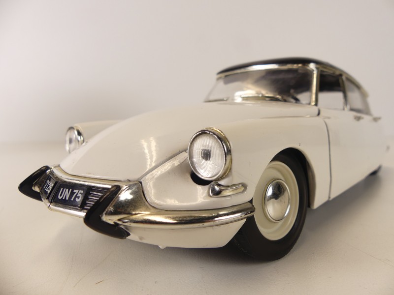 Solido Citroen D19 schaalmodel