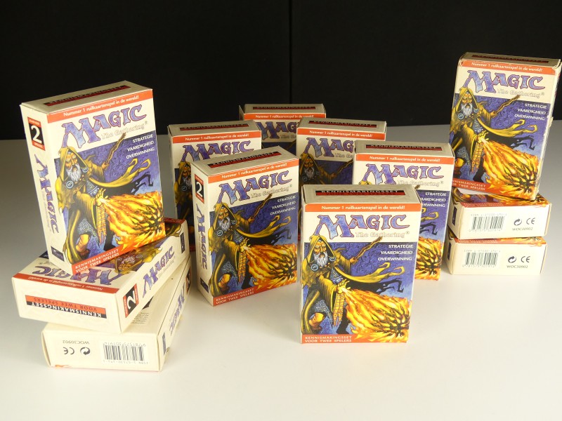 Wizard of the Coast : MAGIC THE GATHERING - 12x sealed Starter deck's