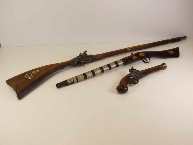 Replica flintlock's