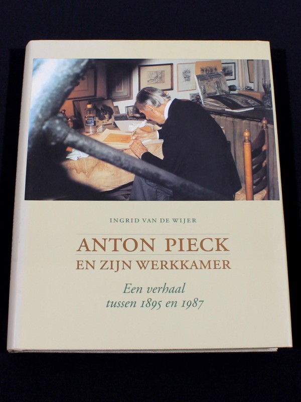 Vintage boek 'Anton Pieck en zijn werkkamer - een verhaal tussen 1895 en 1987'