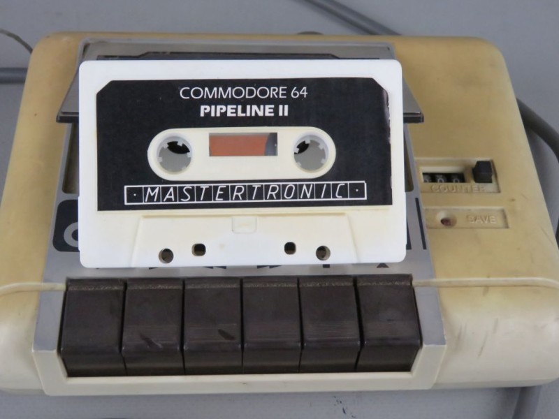 Commodore datasette + Pipeline II spel