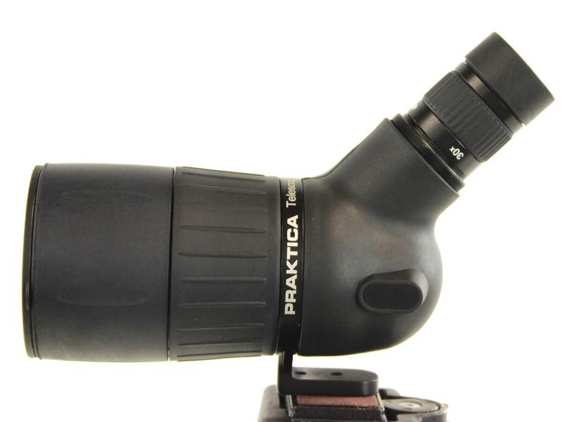 Spotting scope 'Praktica 15-45x60mm' op Manfrotto-statief