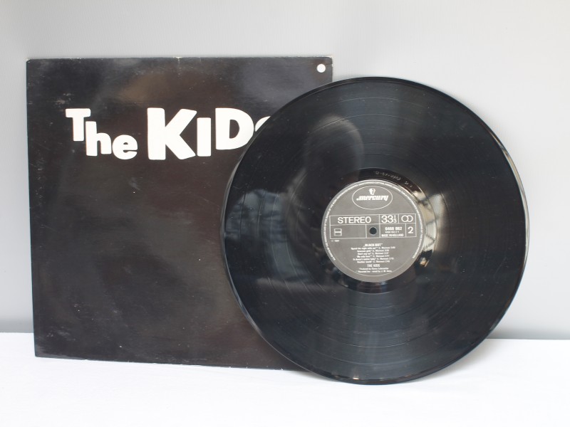 Elpee "The Kids - Black out" (Art. 937)