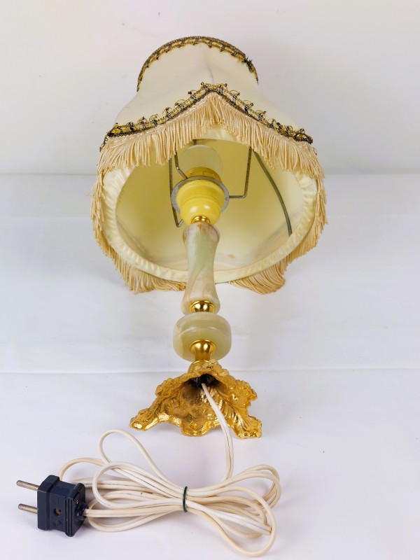 kleine lamp met natuursteen