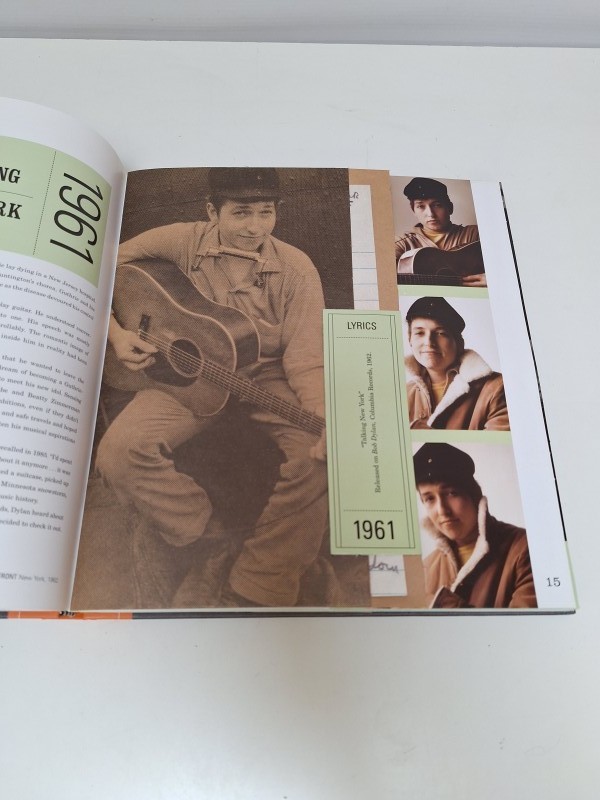 Boek: The Bob Dylan scrapbook 1956-1966