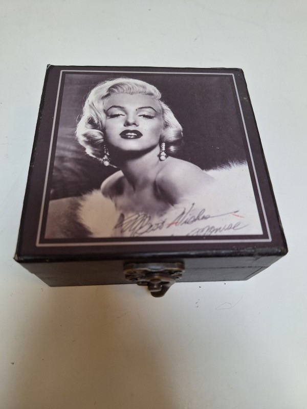 Set Marilyn Monroe items