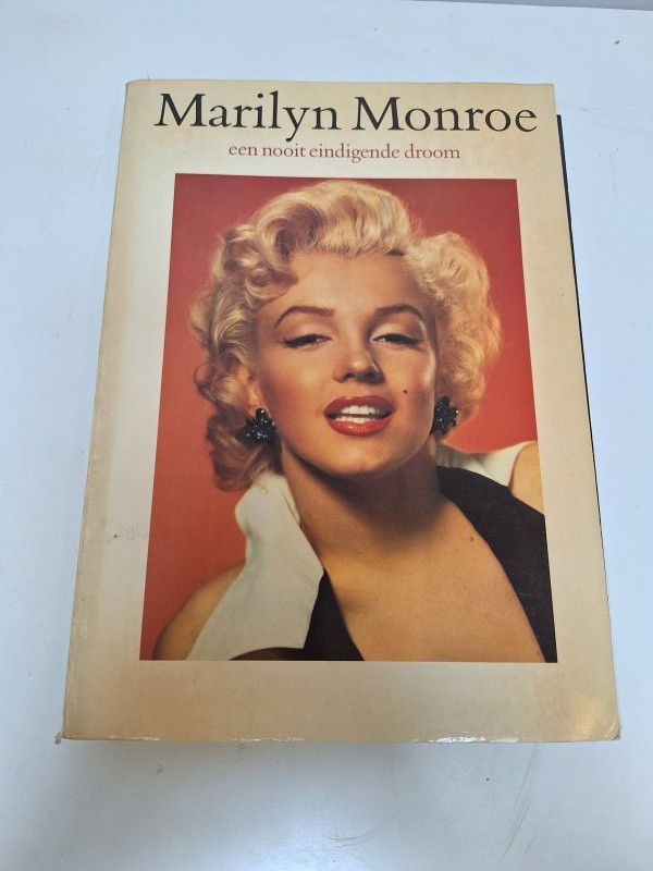 Set Marilyn Monroe items