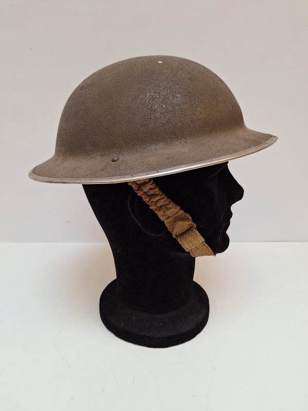 Oude militaire helm -  Belgische leger