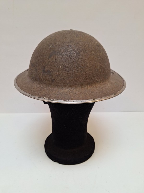 Oude militaire helm -  Belgische leger