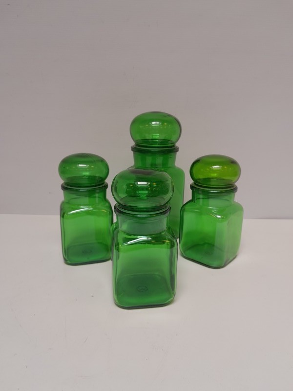 4 vintage groene glazen apotheekpotten