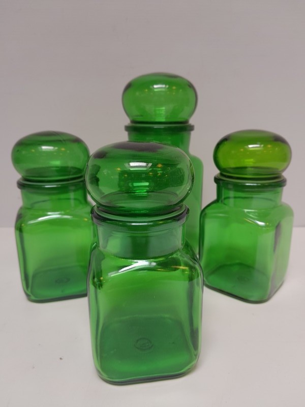 4 vintage groene glazen apotheekpotten