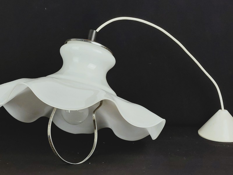 Plafondlamp in melkglas