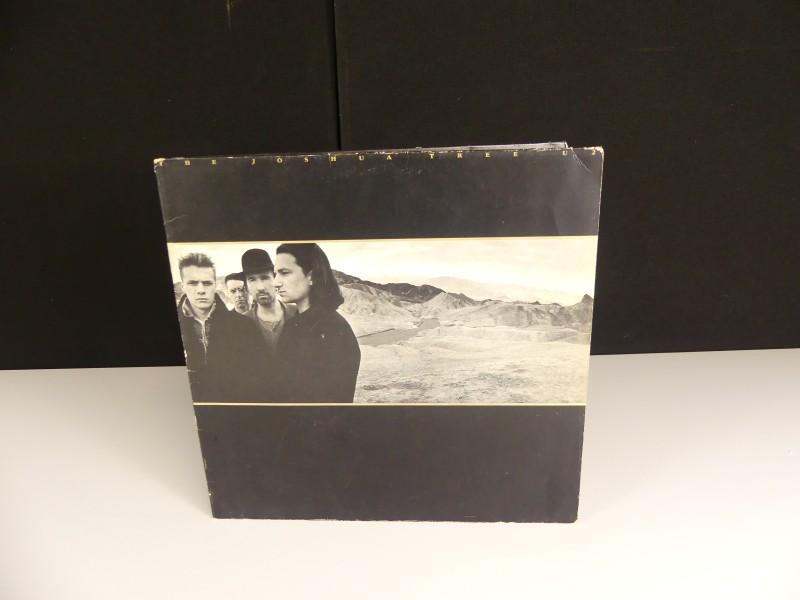 U2 - The Joshua Tree LP + memorabilia