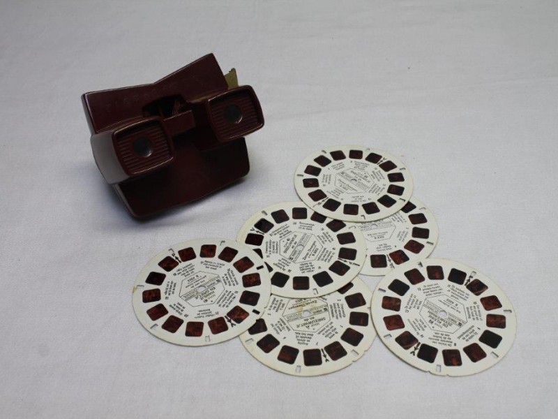 Antieke bakelieten "View Master" met zes bijhorende schijfjes (Art. 898 A)