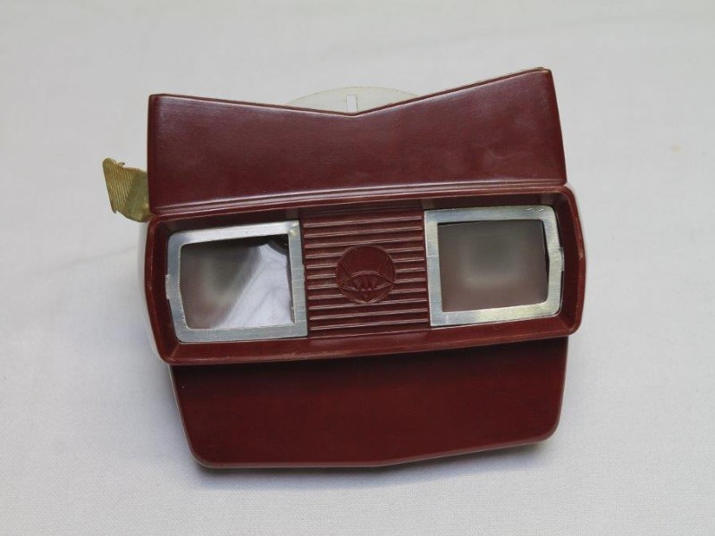 Antieke bakelieten "View Master" met zes bijhorende schijfjes (Art. 898 A)