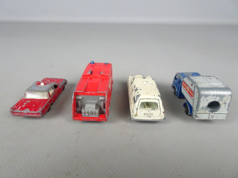 4 matchbox service wagens