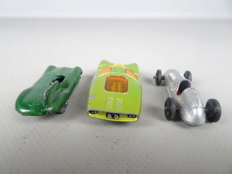 3 Matchbox race auto's