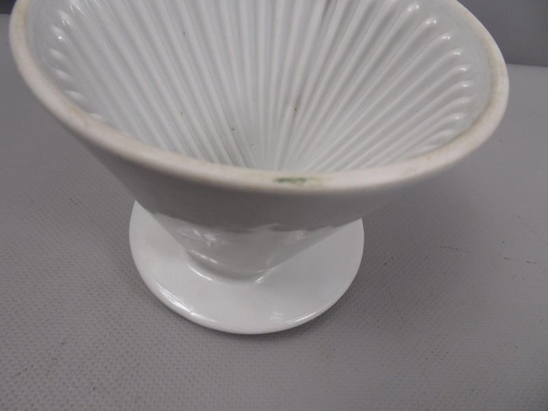 Vintage witte porseleinen Melitta koffie filter