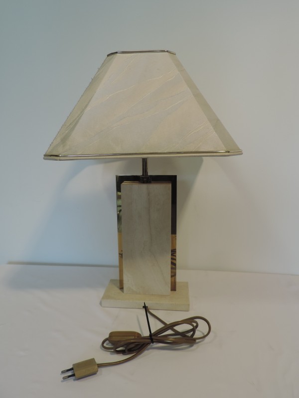 Decoratieve lamp met kap