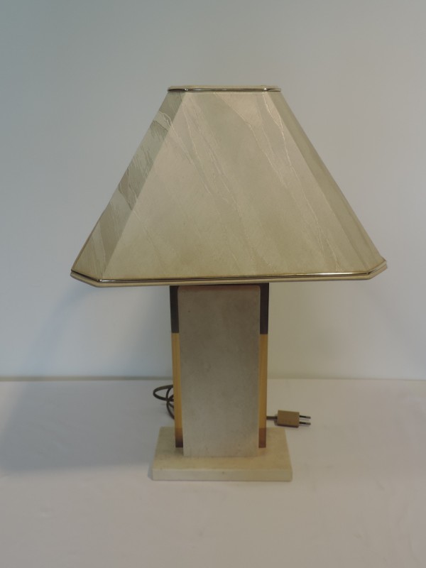Decoratieve lamp met kap
