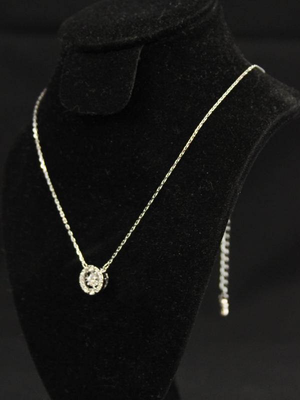 Swarovski ketting en oorknopjes in O.V.P.