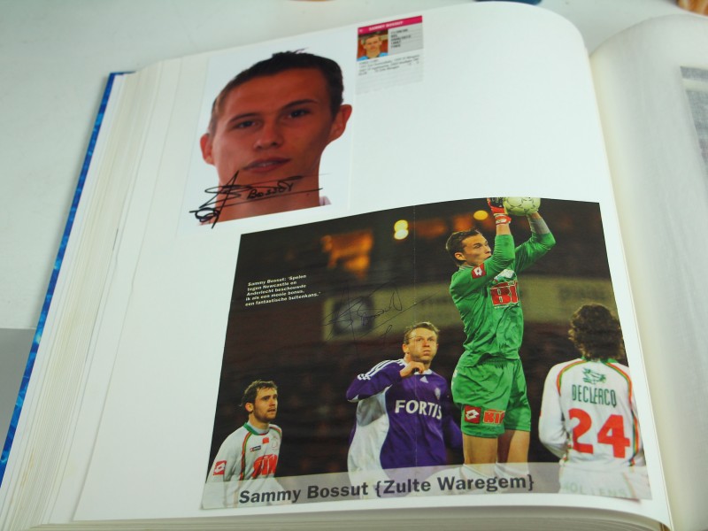 GIGANTISCHE collectie voetbal handtekeningen - Club Brugge, Anderlecht, Standard, etc.