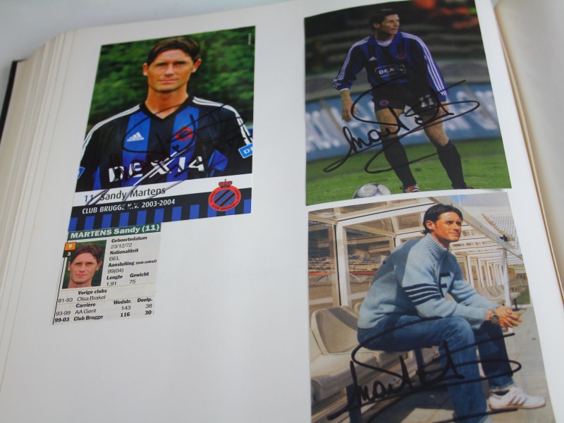 GIGANTISCHE collectie voetbal handtekeningen - Club Brugge, Anderlecht, Standard, etc.