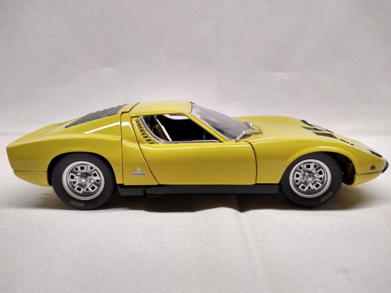 Auto Model Lamborghini Miura SV 1971