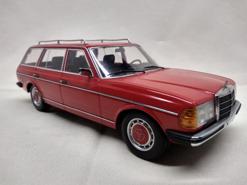 Auto Model Mercedes-Benz 250T W123 T-Model 1977