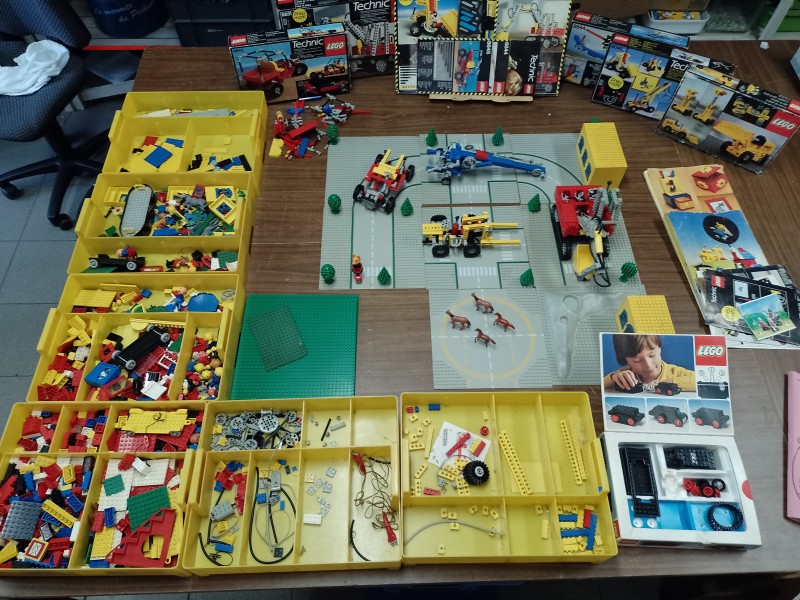 Lot Lego